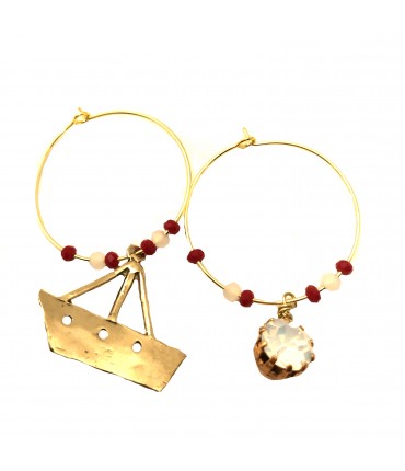orecchini MAIDA MONILI cerchio bronzo con ciondolo barchetta e cristalli rosso+ bianco