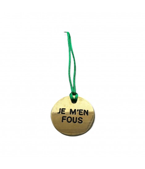 collana VIOLA PISENTI con cordino in seta verde militare e medaglietta incisa a mano "je m'en fous'"