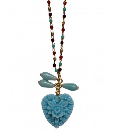 collana lunga TEZEE con mini pietre multicolori e cuore celeste